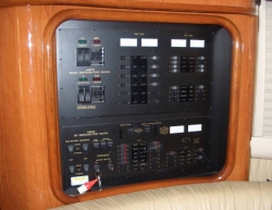 Sea Ray 56 ft 560 Sedan Bridge 2000 YX0100000135