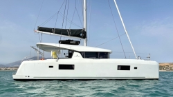 Lagoon 42 ft Catamaran 2020 YX0100000360
