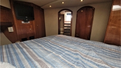 Cruisers Yachts 43 ft 4370 Express 2003 YX0100000336