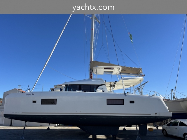 Lagoon 42 ft Catamaran 2018 YX0100000459
